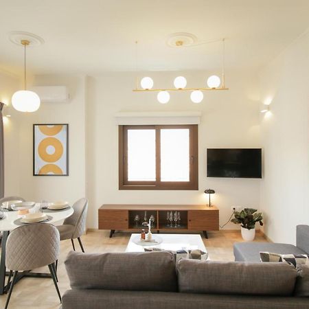 Onos - 2 Bedroom 2 Bathroom Penthouse With Terrace In Old Town Kalamata Zewnętrze zdjęcie