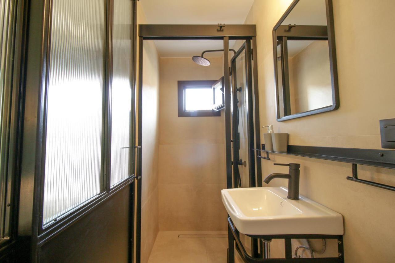 Onos - 2 Bedroom 2 Bathroom Penthouse With Terrace In Old Town Kalamata Zewnętrze zdjęcie