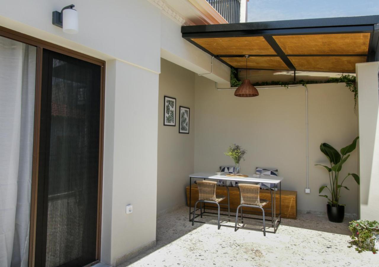 Onos - 2 Bedroom 2 Bathroom Penthouse With Terrace In Old Town Kalamata Zewnętrze zdjęcie